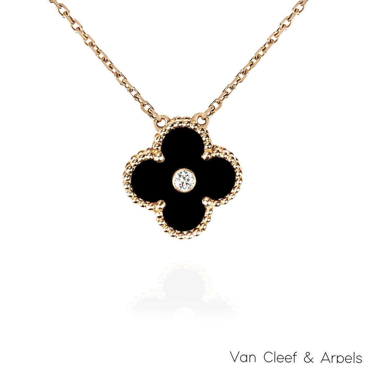 Van Cleef & Arpels Limited Edition 2016 Onyx Vintage Alhambra Holiday Pendant VCARO97I00 Van Cleef & Arpels Limited Edition 2016 Onyx Vintage Alhambra Holiday Pendant VCARO97I00